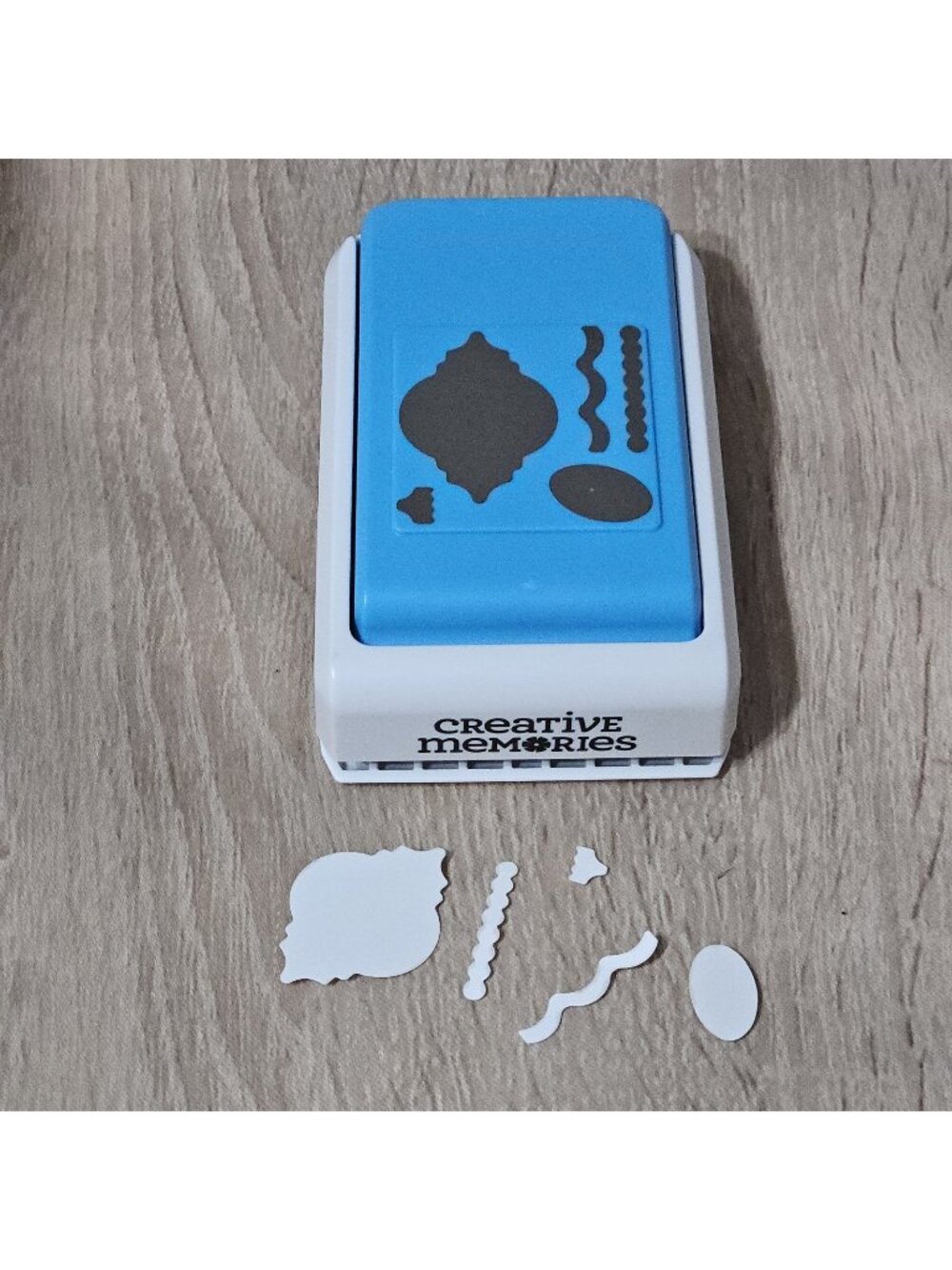 Creative Memories Festive Ornament Build-A-Punch Paper Punch Christmas